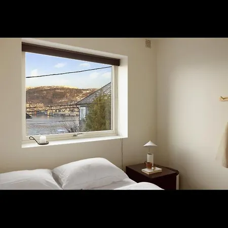 Bright And Modern Close To The Center! 2 Bedroom 베르겐