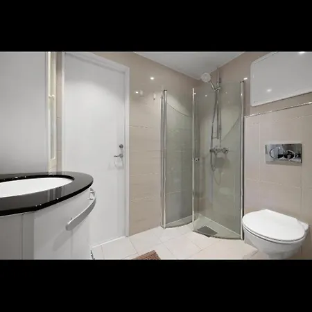 Apartmán Bright And Modern Close To The Center! 2 Bedroom *