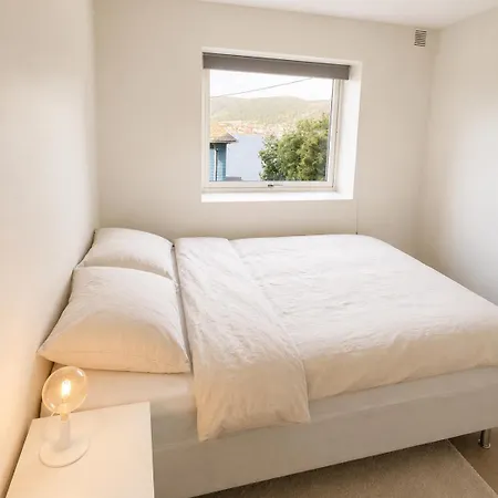 Apartmán Bright And Modern Close To The Center! 2 Bedroom *